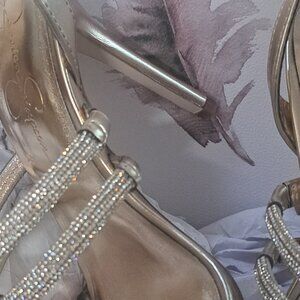 New Jessica Simpson  Gold Tiannah size 7